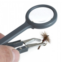 Zvětšovací sklo Carson Fish’n Grip™ 4.5x Magnifier with Attached Precision Tweezers, Hook Cleaner & Line Cutter